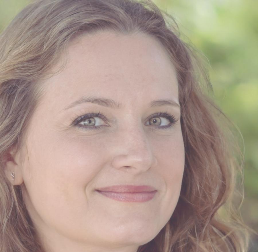 Porträt von Elena Braunschweig, Spezialistin für Budgetstrategien bei Aurion Media